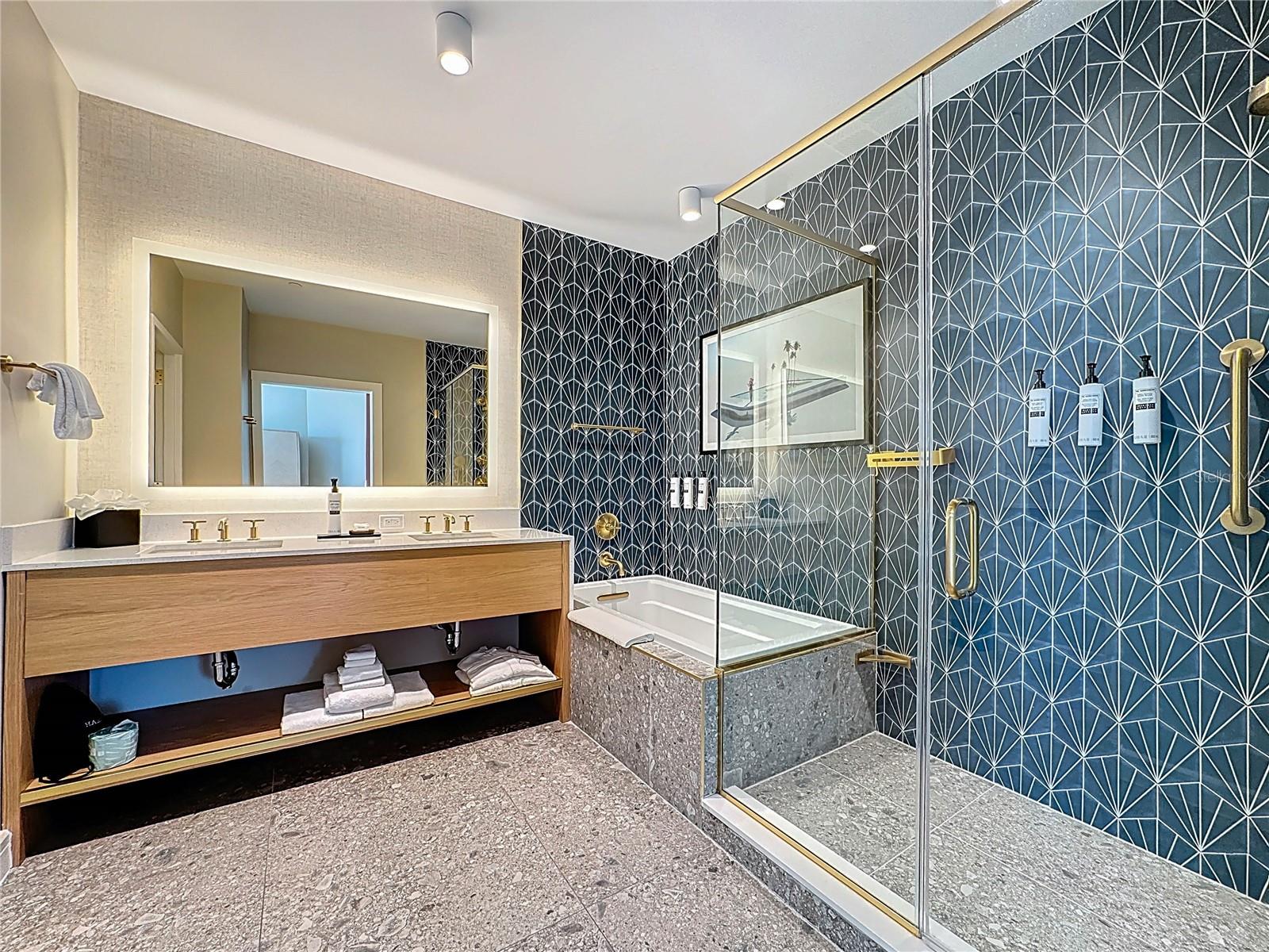 SUNSET WALK HOTEL CONDO PH 1 - Residential