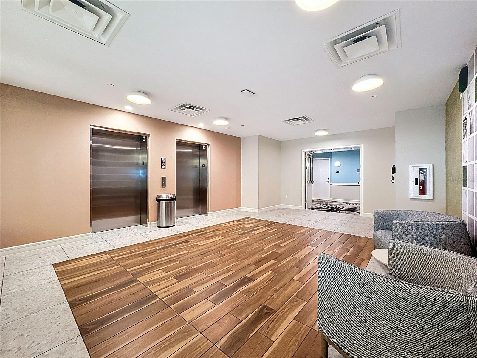 SUNSET WALK HOTEL CONDO PH 1 - Residential