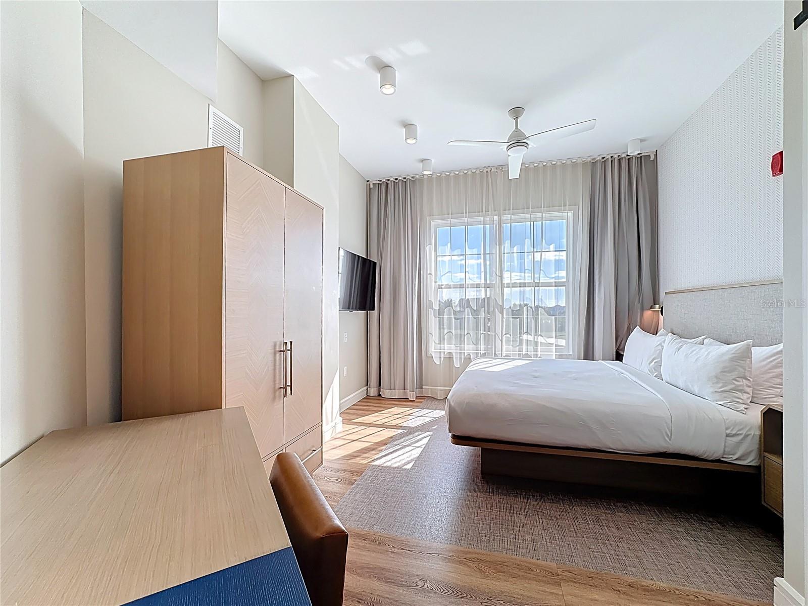 SUNSET WALK HOTEL CONDO PH 1 - Residential