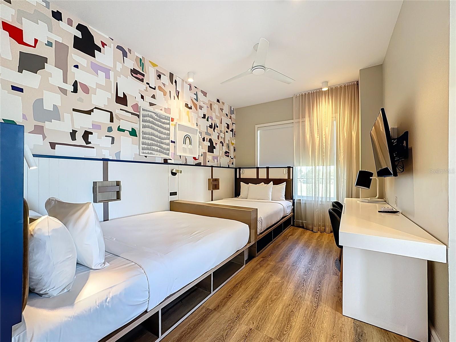 SUNSET WALK HOTEL CONDO PH 1 - Residential