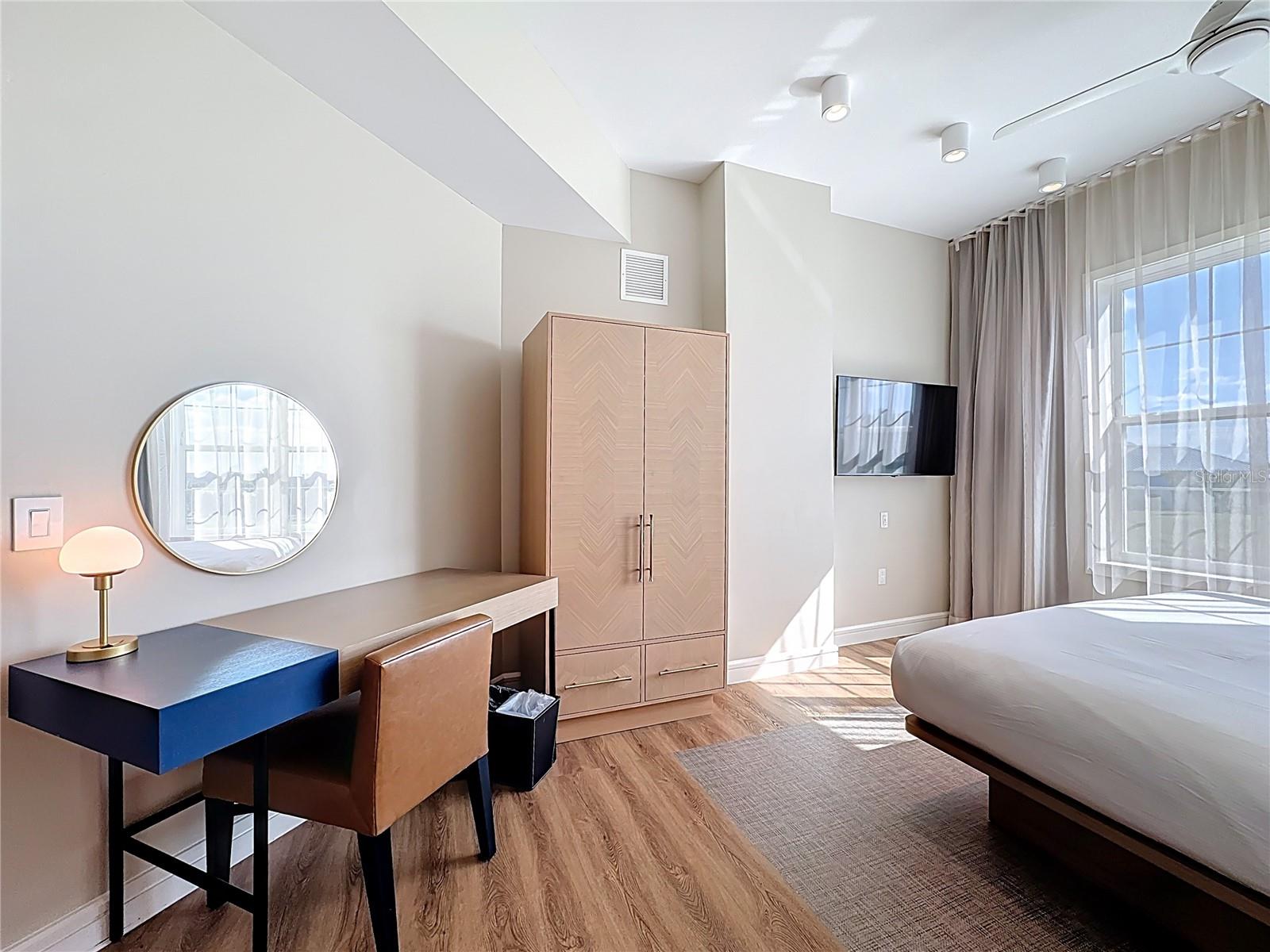 SUNSET WALK HOTEL CONDO PH 1 - Residential