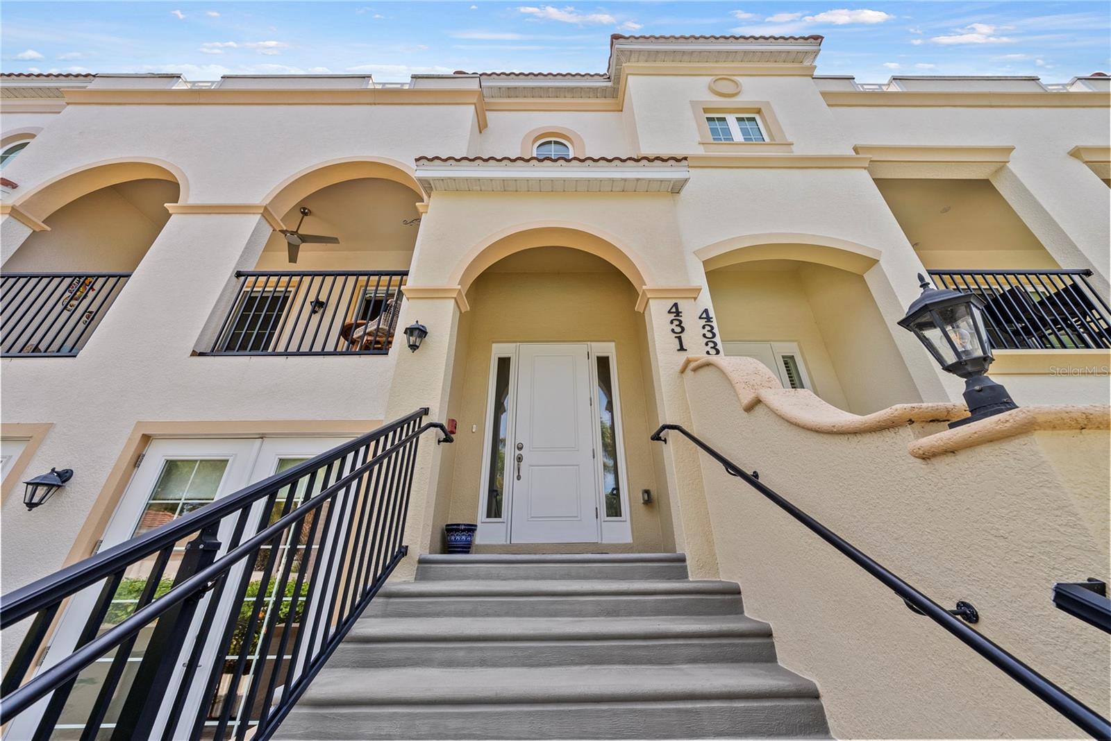 ISLAND COURT VENICE - Residential