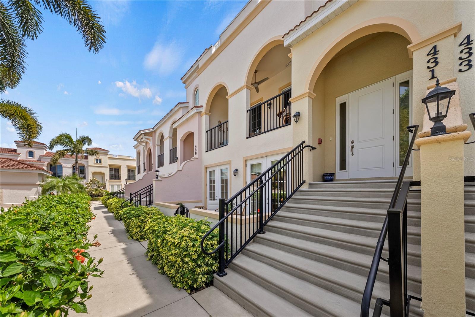 ISLAND COURT VENICE - Residential