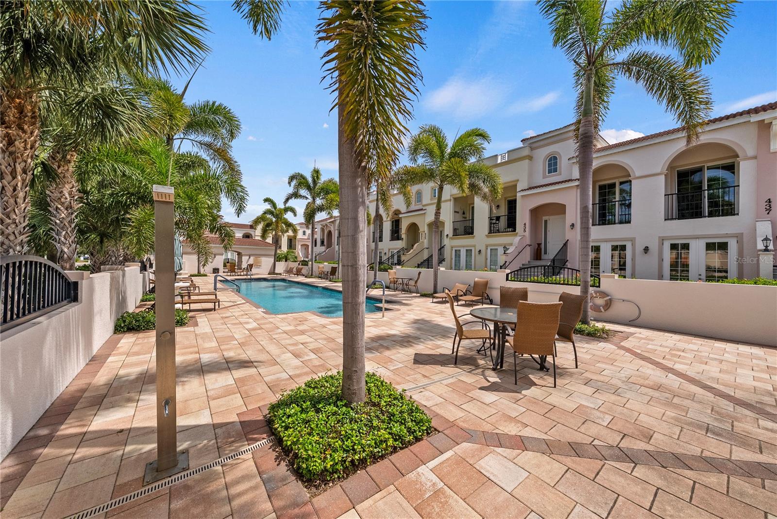 ISLAND COURT VENICE - Residential