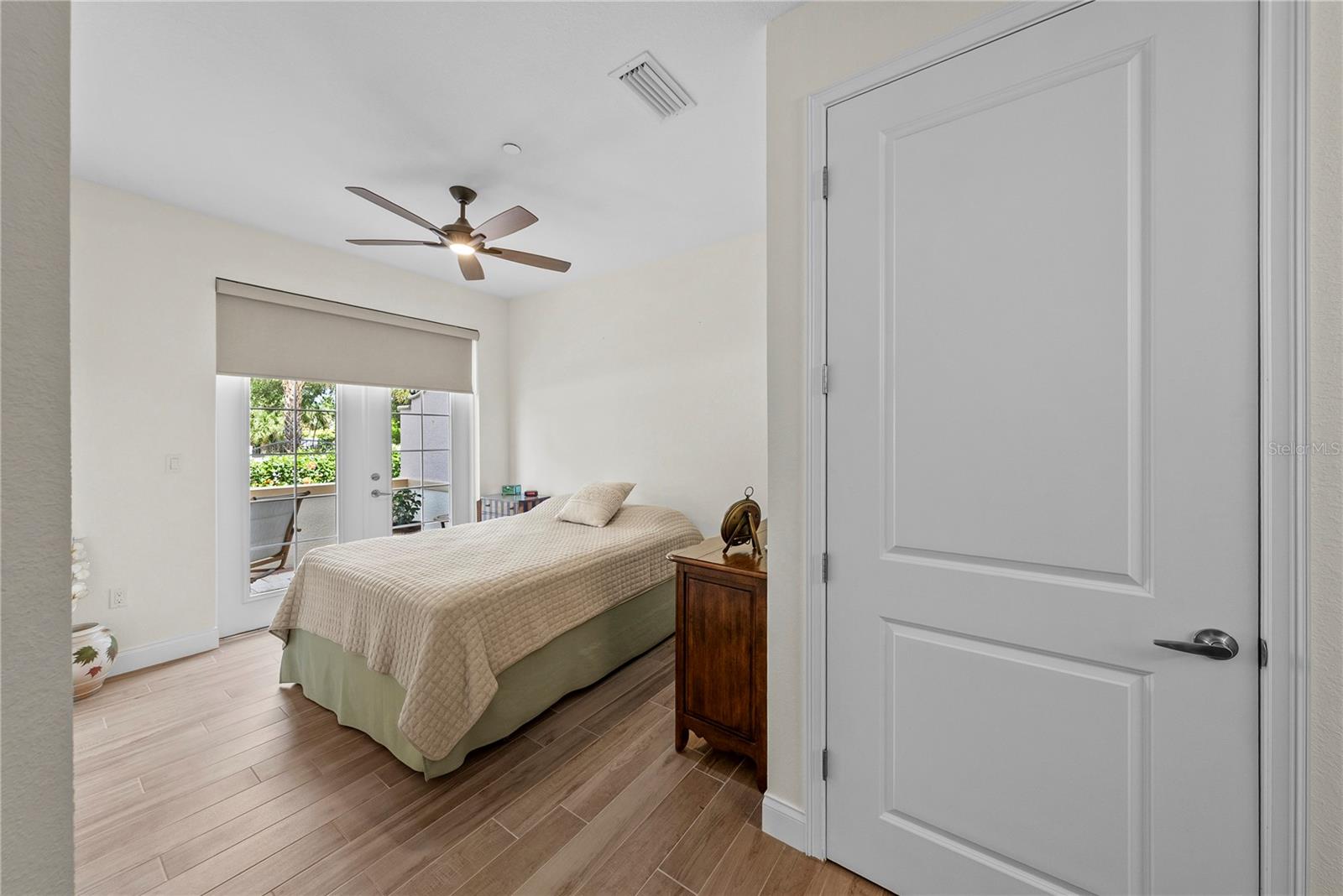 ISLAND COURT VENICE - Residential