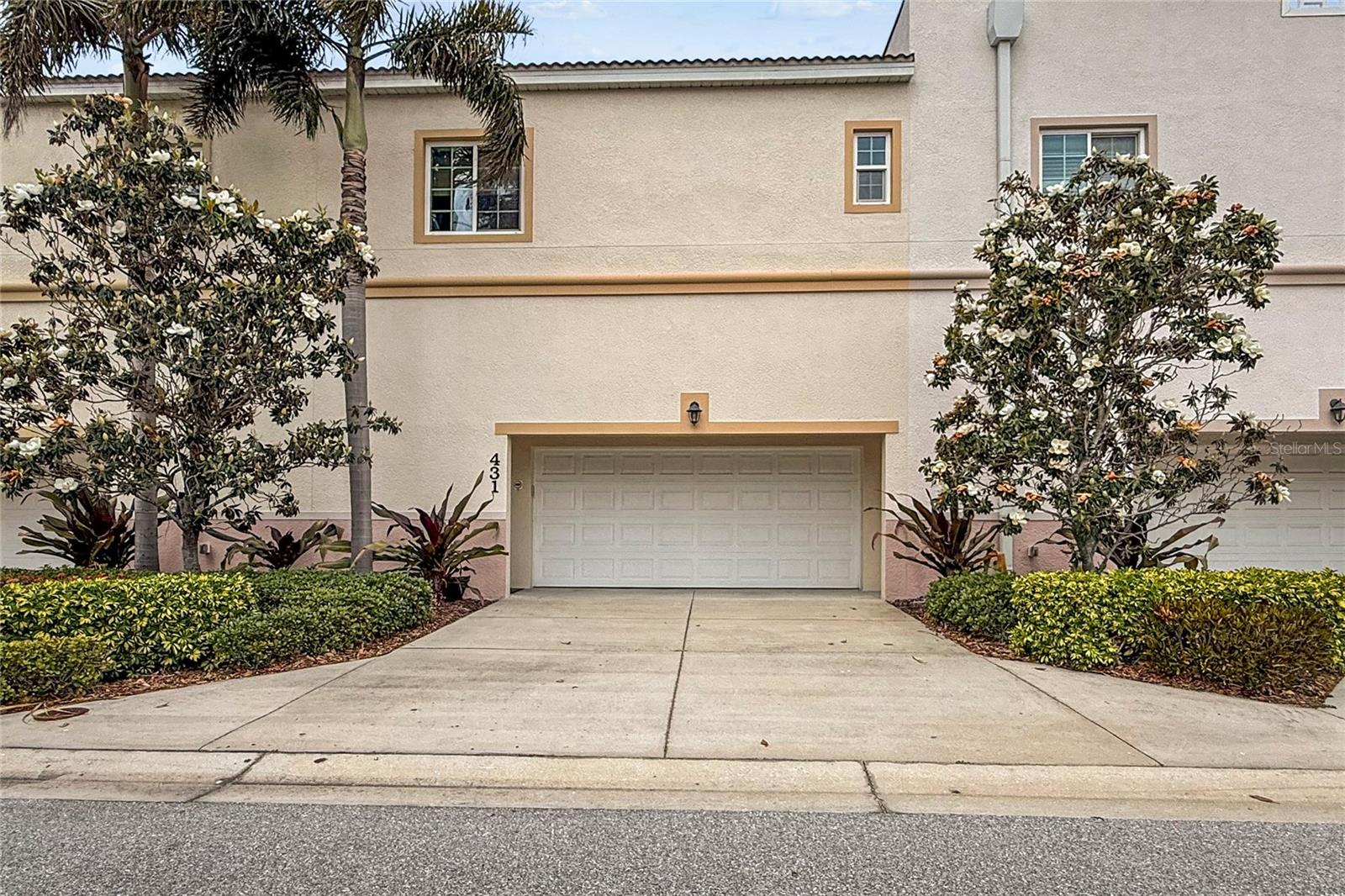 ISLAND COURT VENICE - Residential