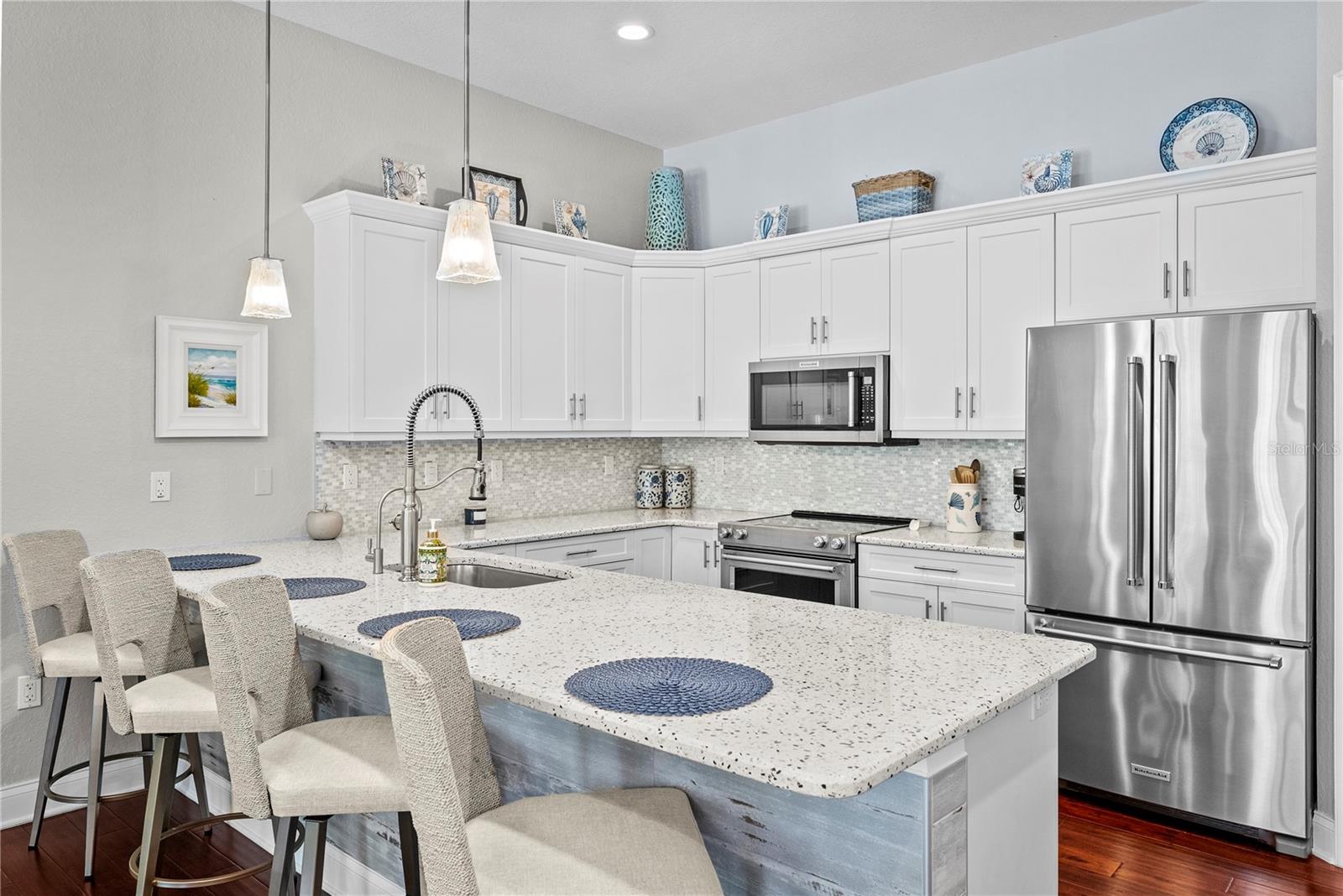 ISLAND COURT VENICE - Residential