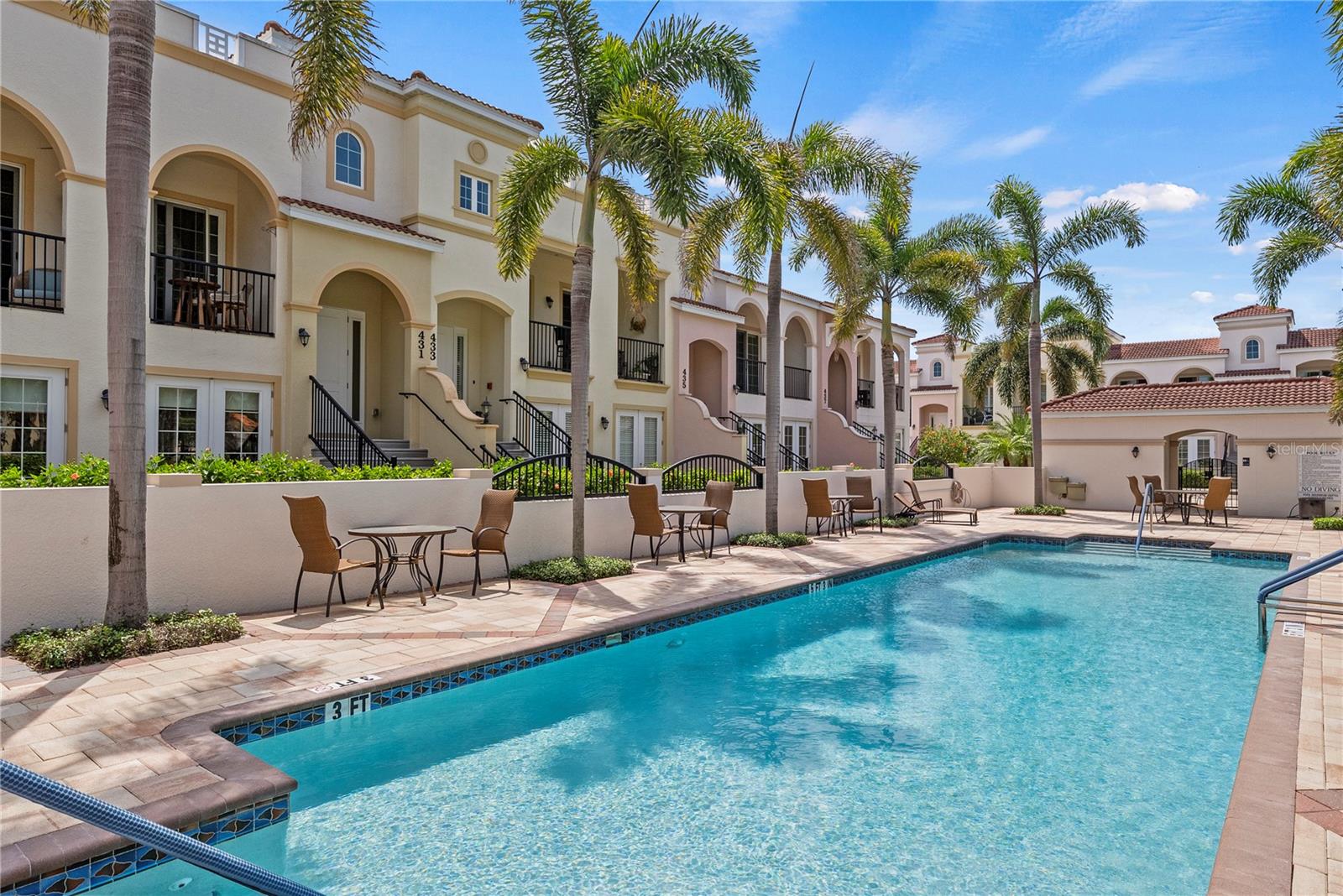 ISLAND COURT VENICE - Residential