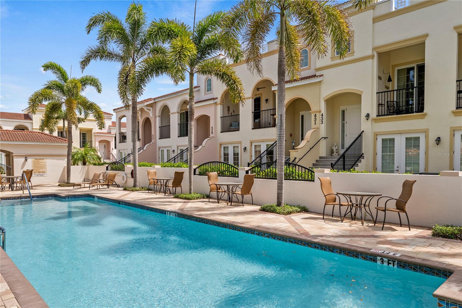 ISLAND COURT VENICE - Residential