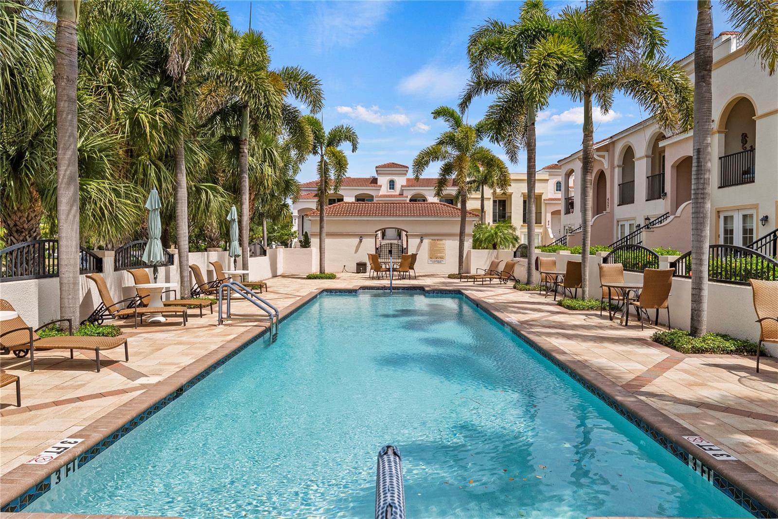 ISLAND COURT VENICE - Residential