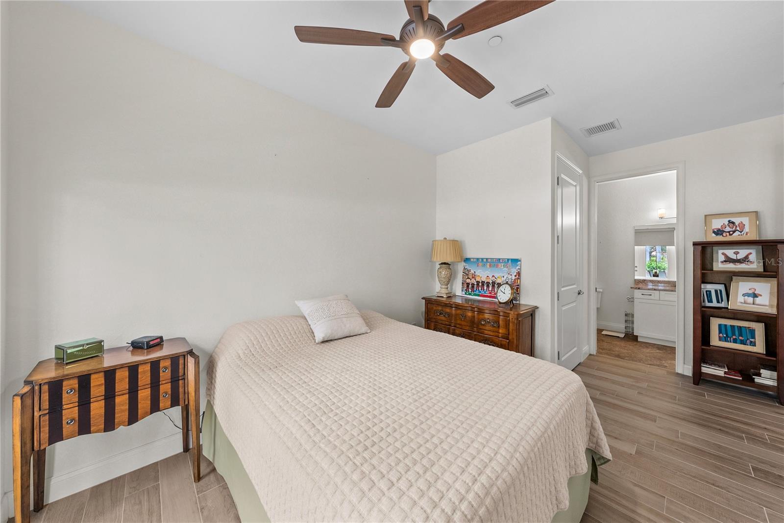 ISLAND COURT VENICE - Residential