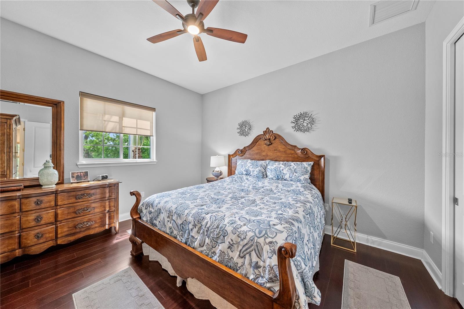 ISLAND COURT VENICE - Residential