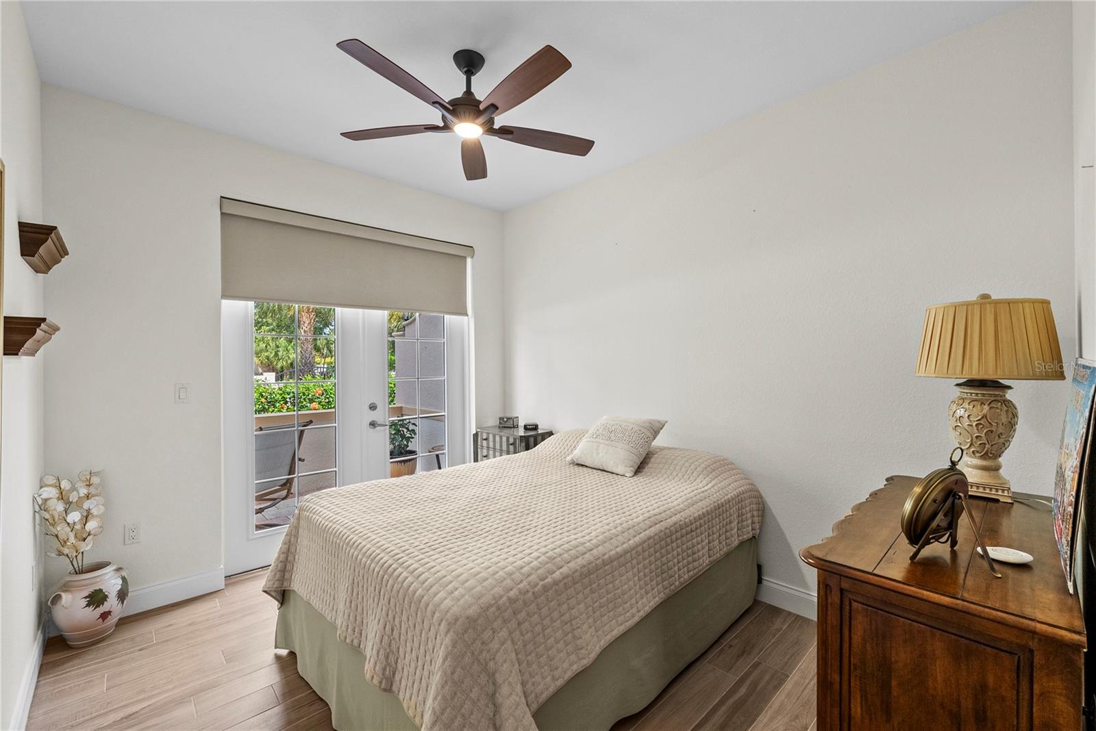 ISLAND COURT VENICE - Residential