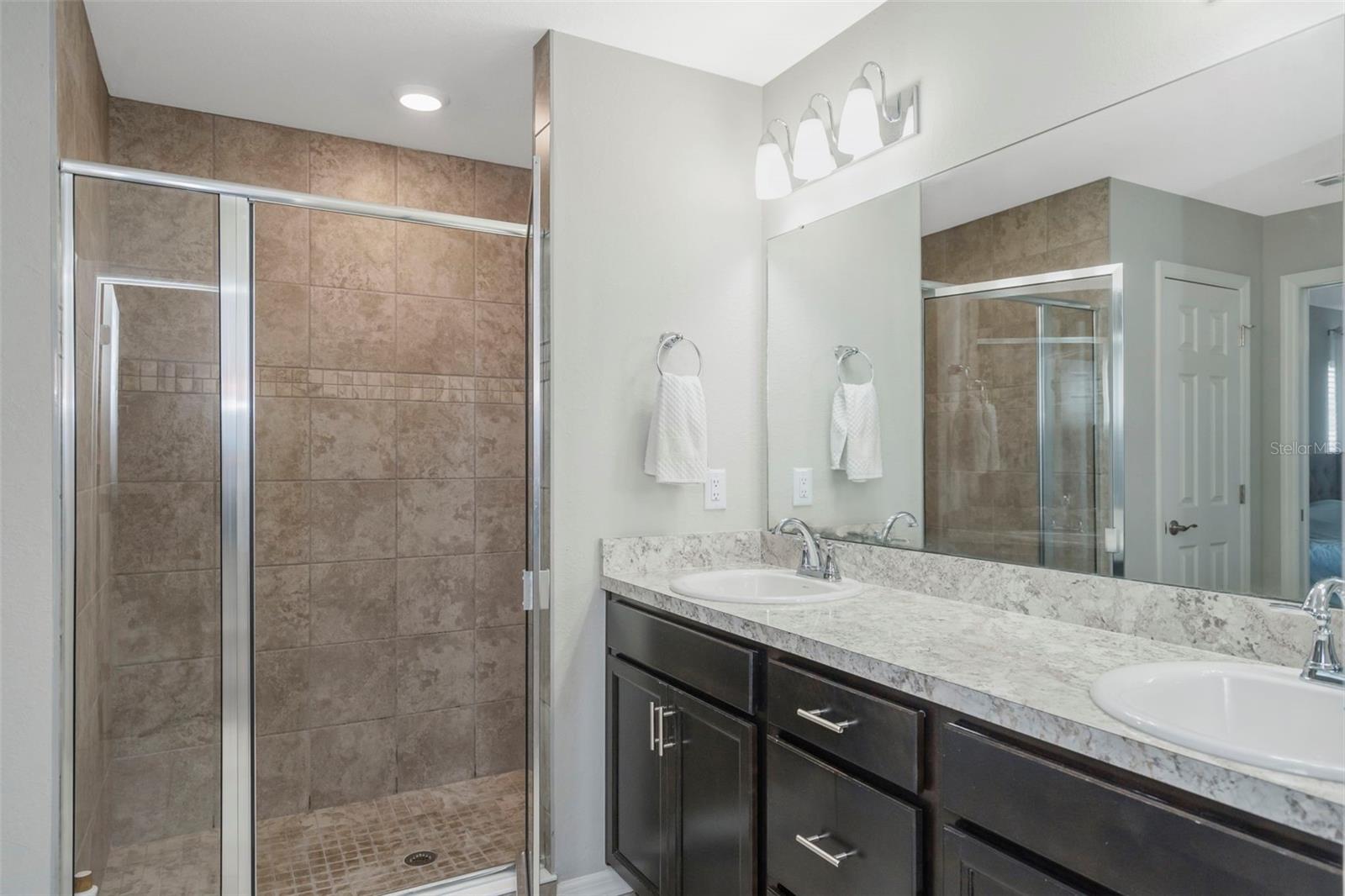 ENCLAVE/LK MYRTLE - Residential