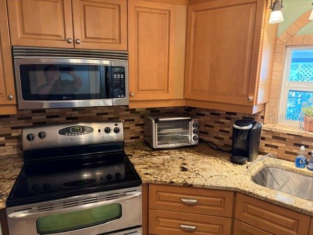 HOLIDAY SHORES MOBILE PARK UNREC - Residential