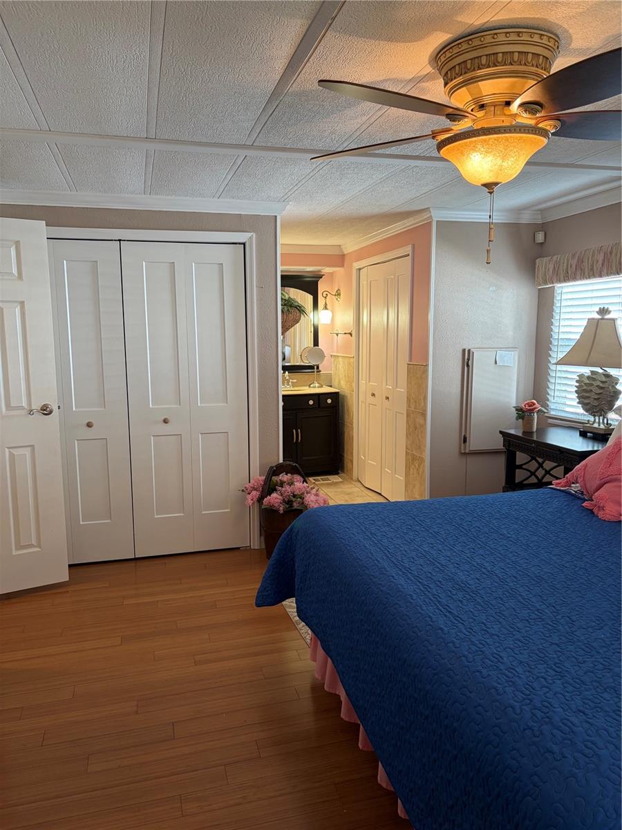 HOLIDAY SHORES MOBILE PARK UNREC - Residential