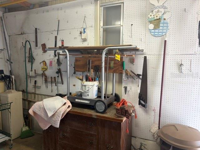 HOLIDAY SHORES MOBILE PARK UNREC - Residential