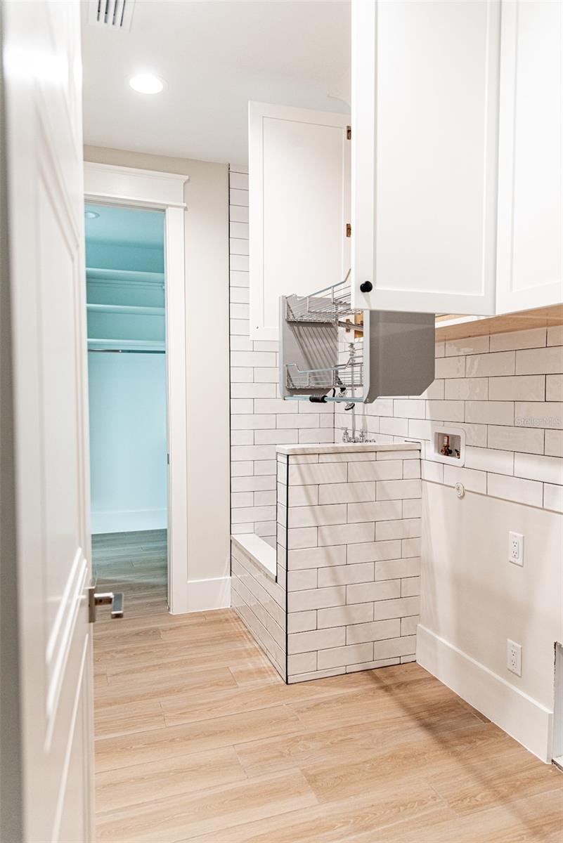 AZEELE PARK - Residential