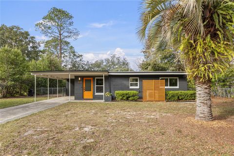 Photo of 2122 NE 12th Terrace, Gainesville, FL 32609 (MLS # GC536125)