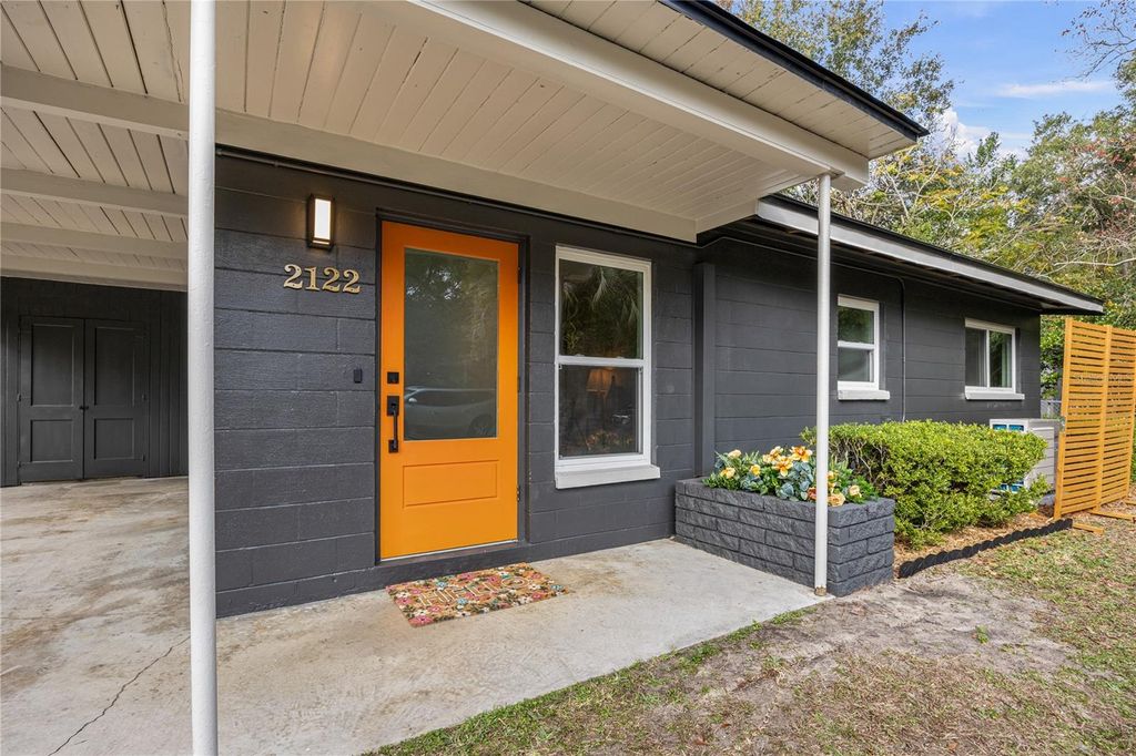 Photo of 2122 NE 12th Terrace, Gainesville, FL 32609 (MLS # GC536125)