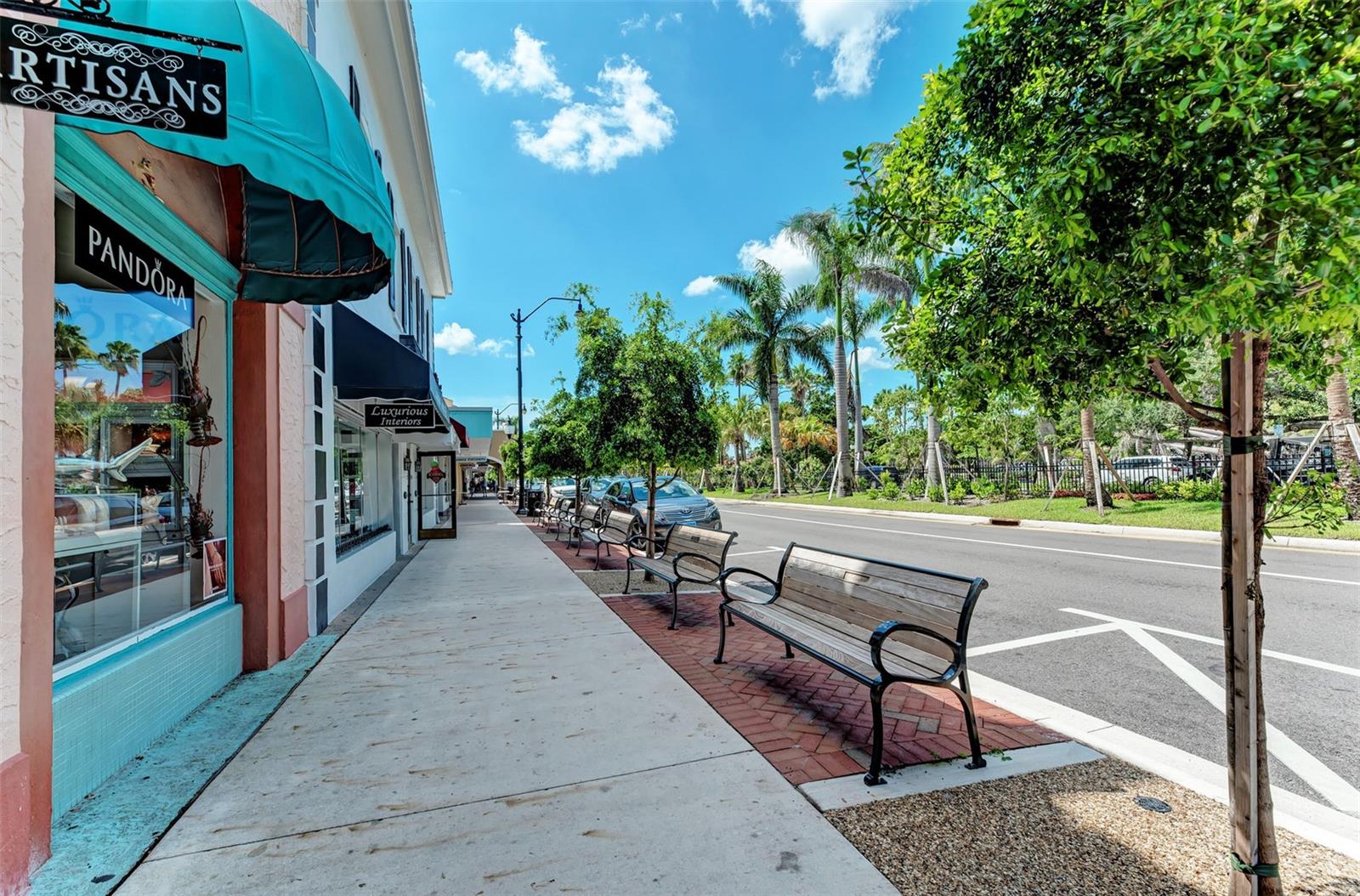 SARASOTA NATIONAL 10817 TARFLOWER DRIVE #201 - Residential