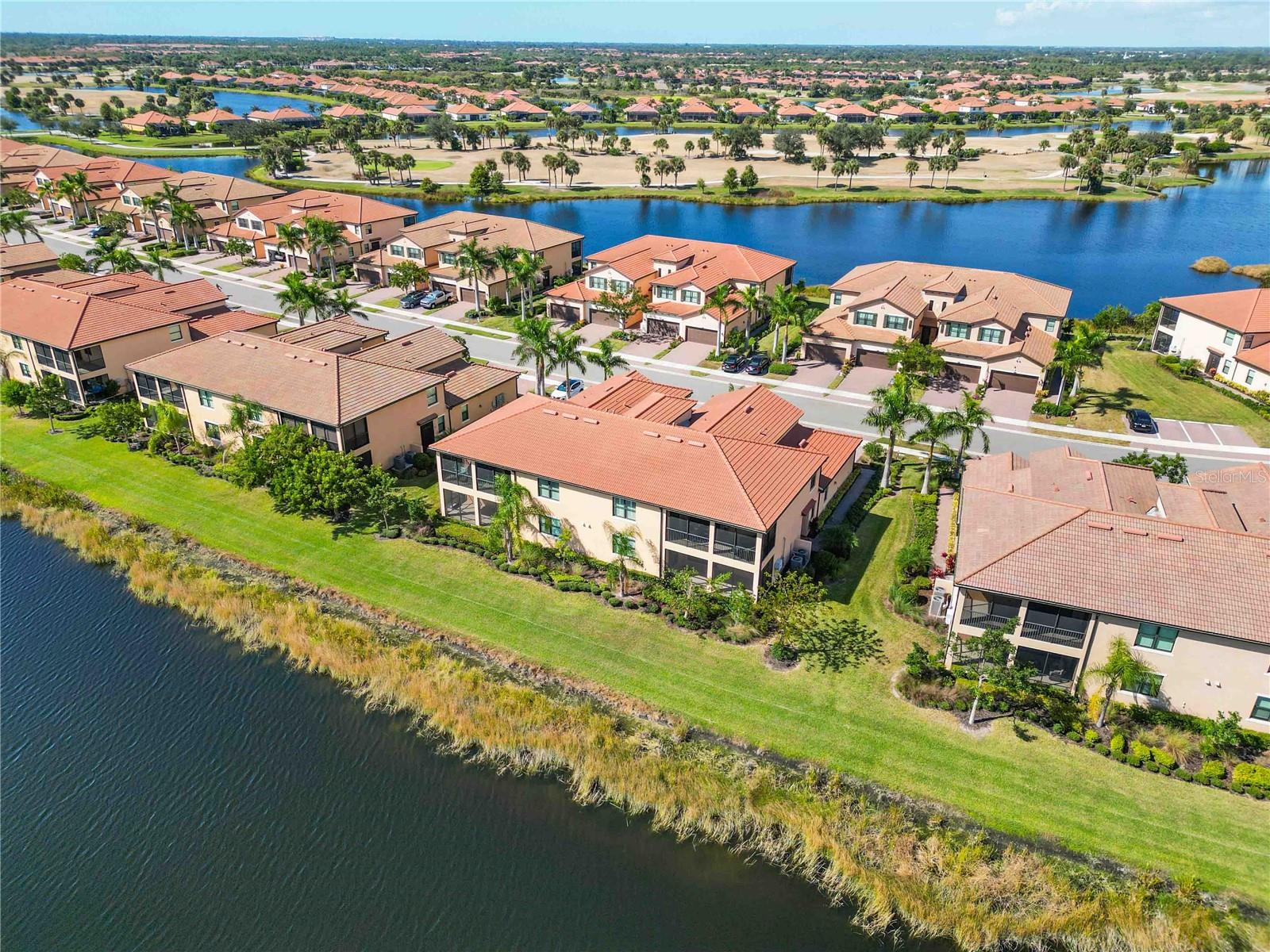 SARASOTA NATIONAL 10817 TARFLOWER DRIVE #201 - Residential