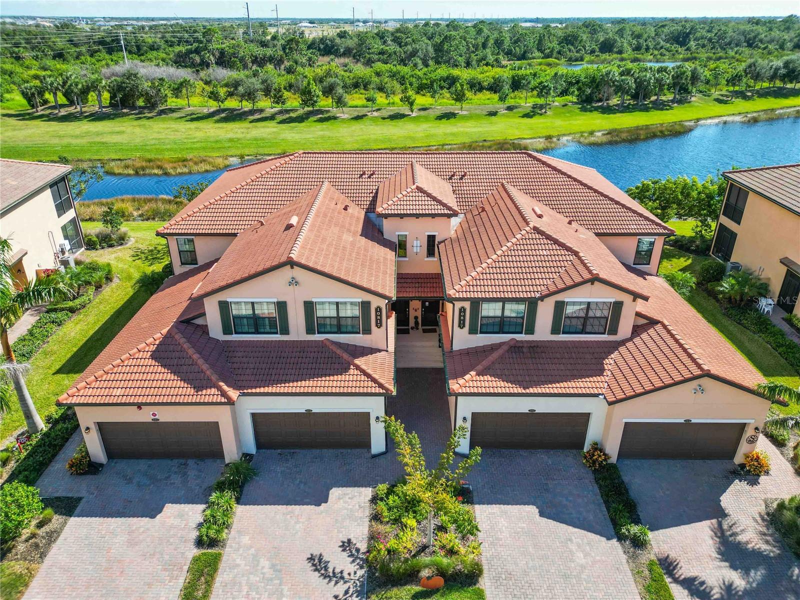 SARASOTA NATIONAL 10817 TARFLOWER DRIVE #201 - Residential