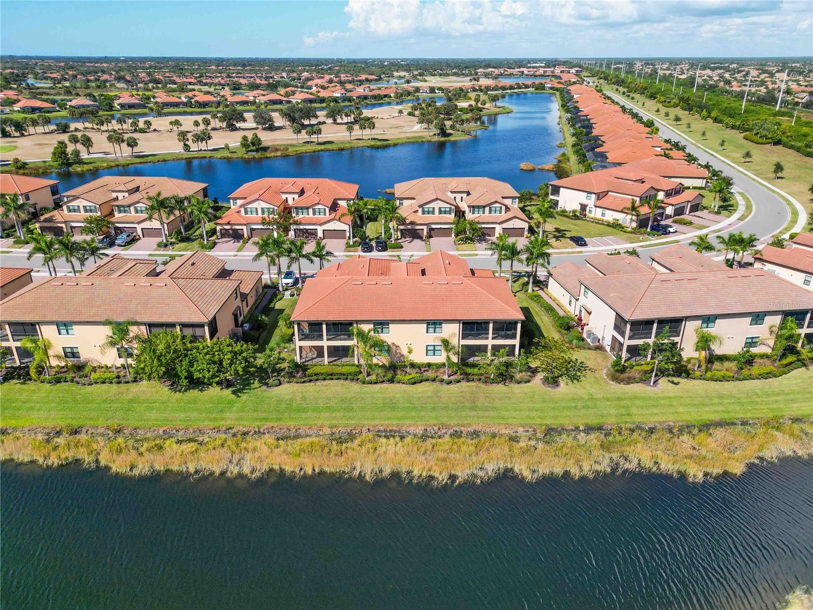 SARASOTA NATIONAL 10817 TARFLOWER DRIVE #201 - Residential