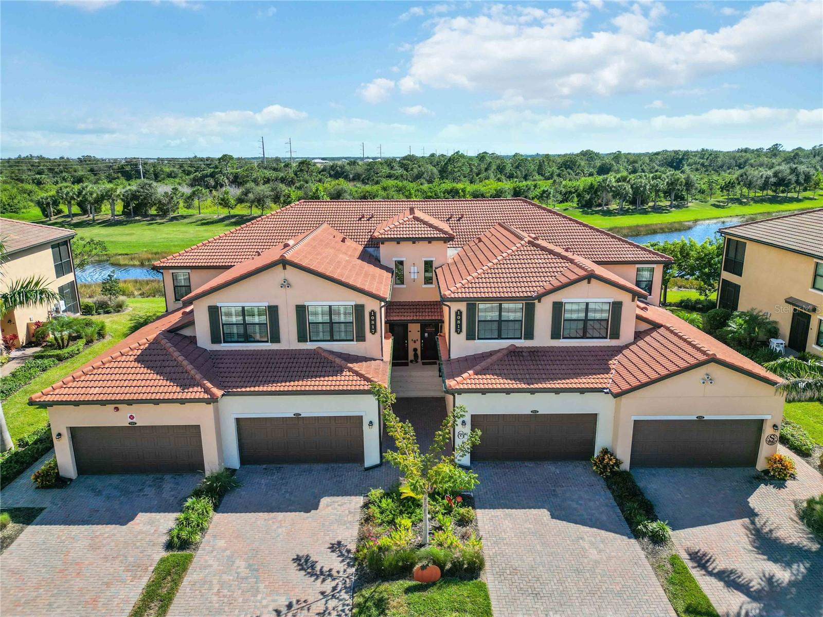 SARASOTA NATIONAL 10817 TARFLOWER DRIVE #201 - Residential