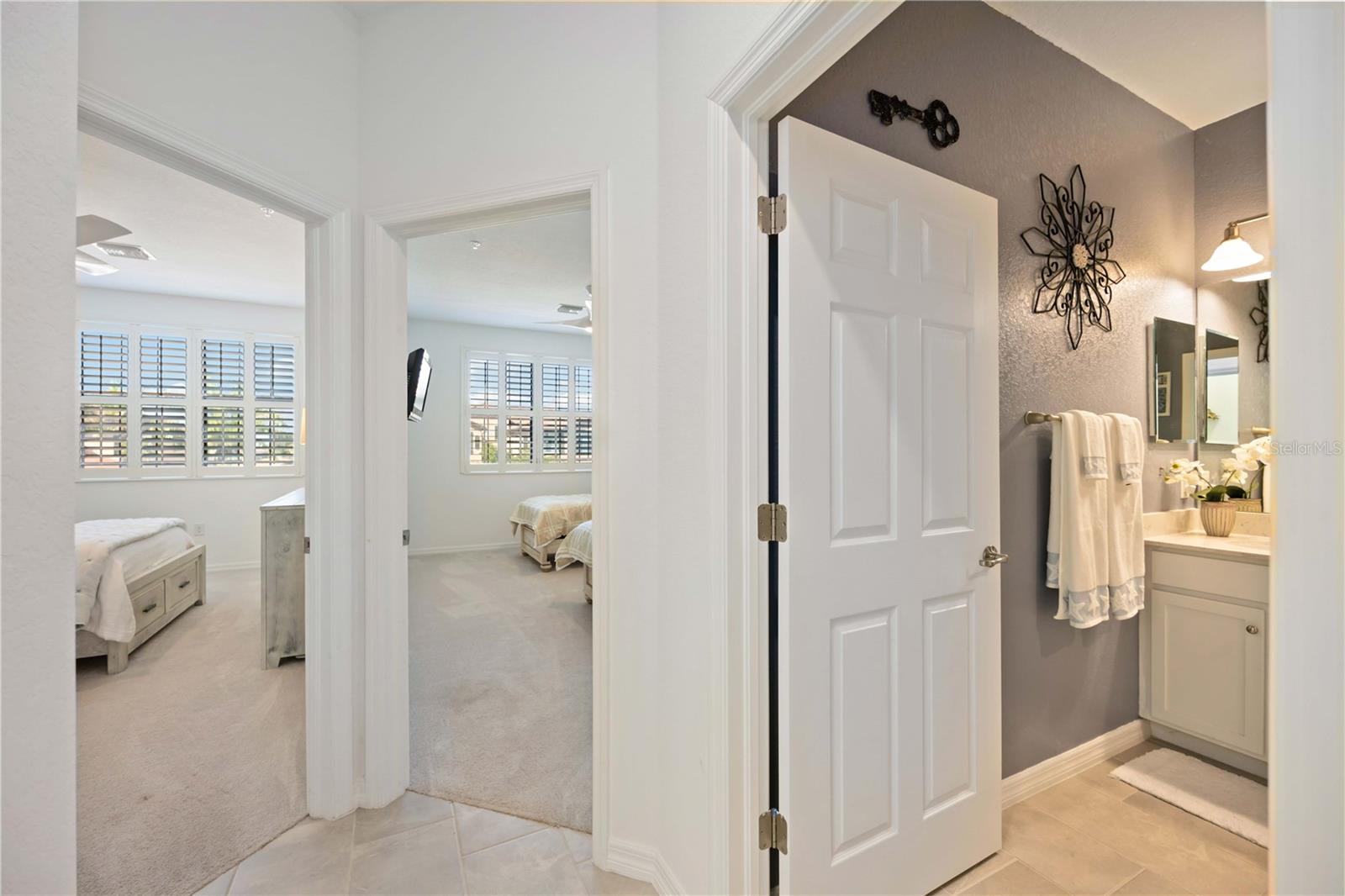 SARASOTA NATIONAL 10817 TARFLOWER DRIVE #201 - Residential