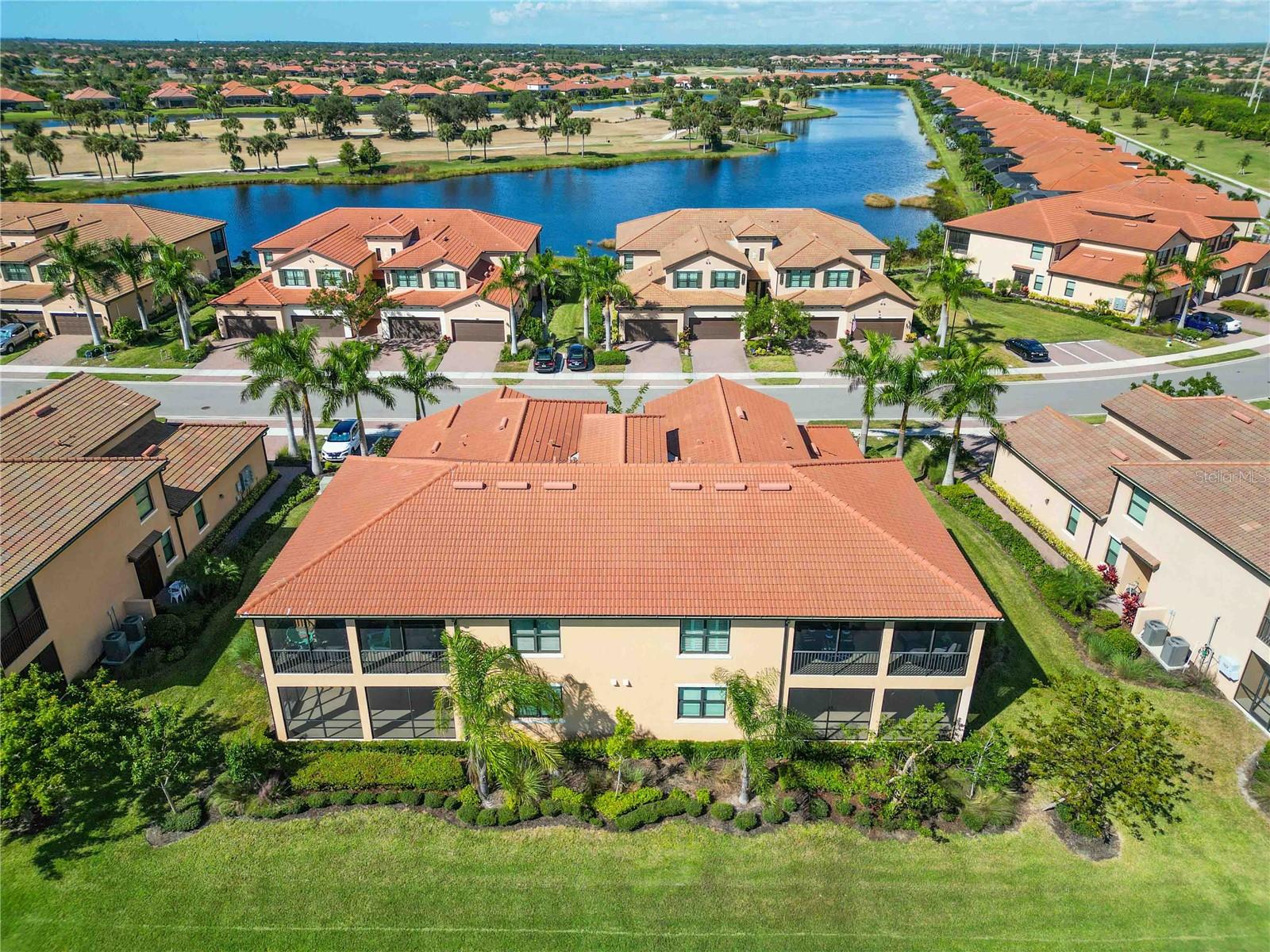 SARASOTA NATIONAL 10817 TARFLOWER DRIVE #201 - Residential