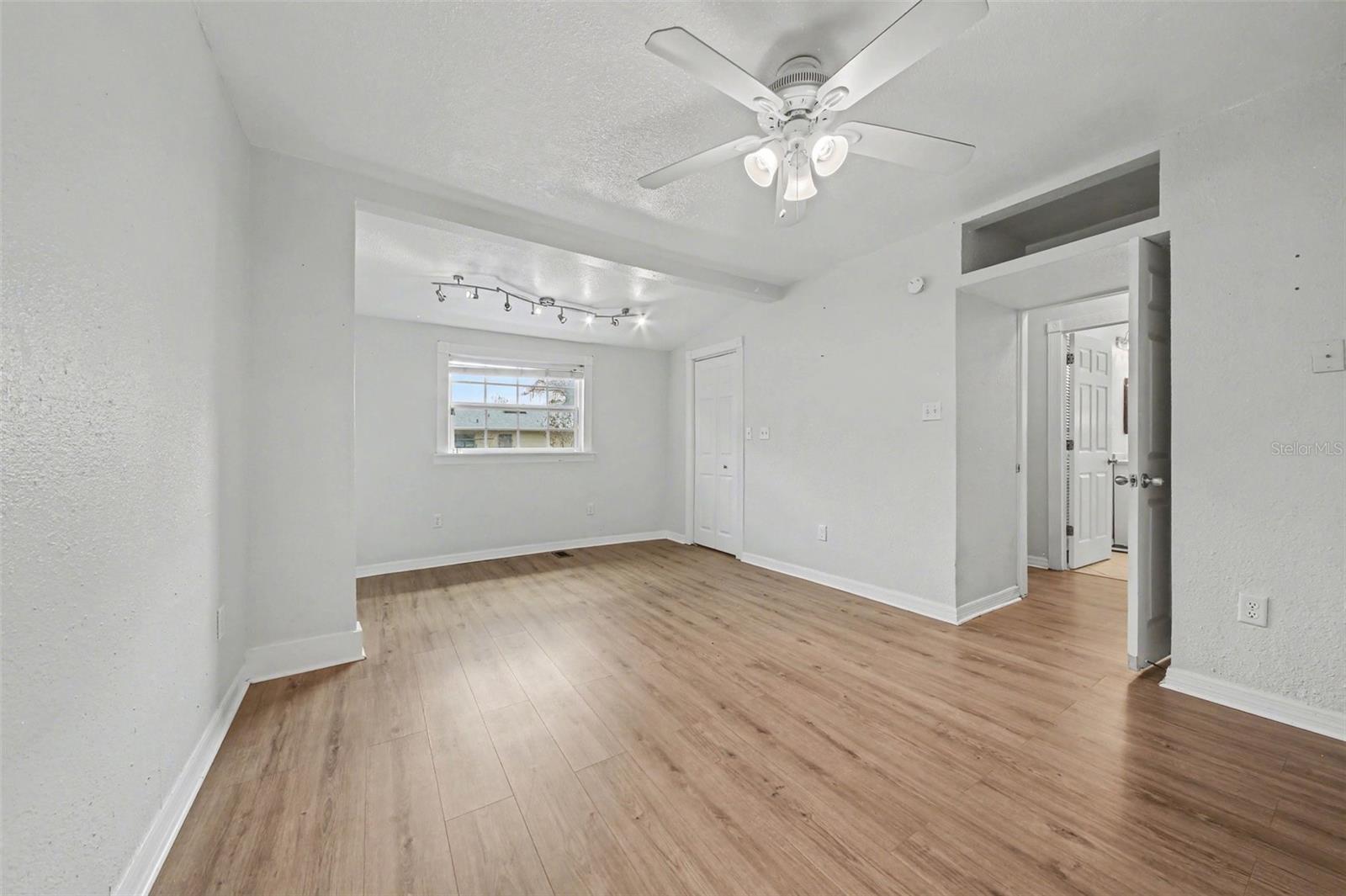 EAST ORANGE PARK - Residential