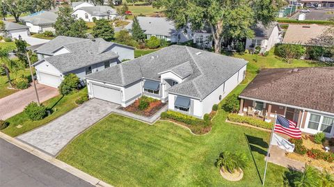 A home in LAKELAND