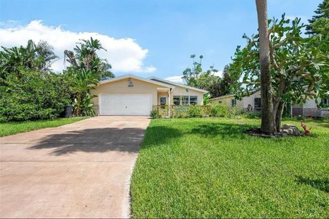 Photo of 1810 New Hampshire Avenue NE, St Petersburg, FL 33703 (MLS # TB8429378)