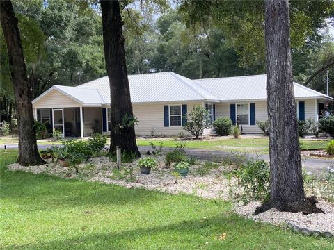 A home in HAWTHORNE