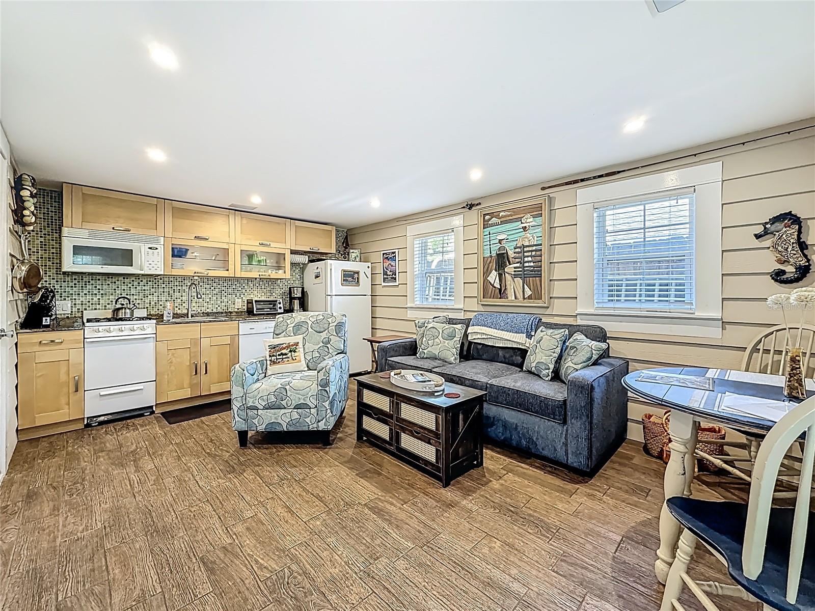 DICKINS H E - Residential