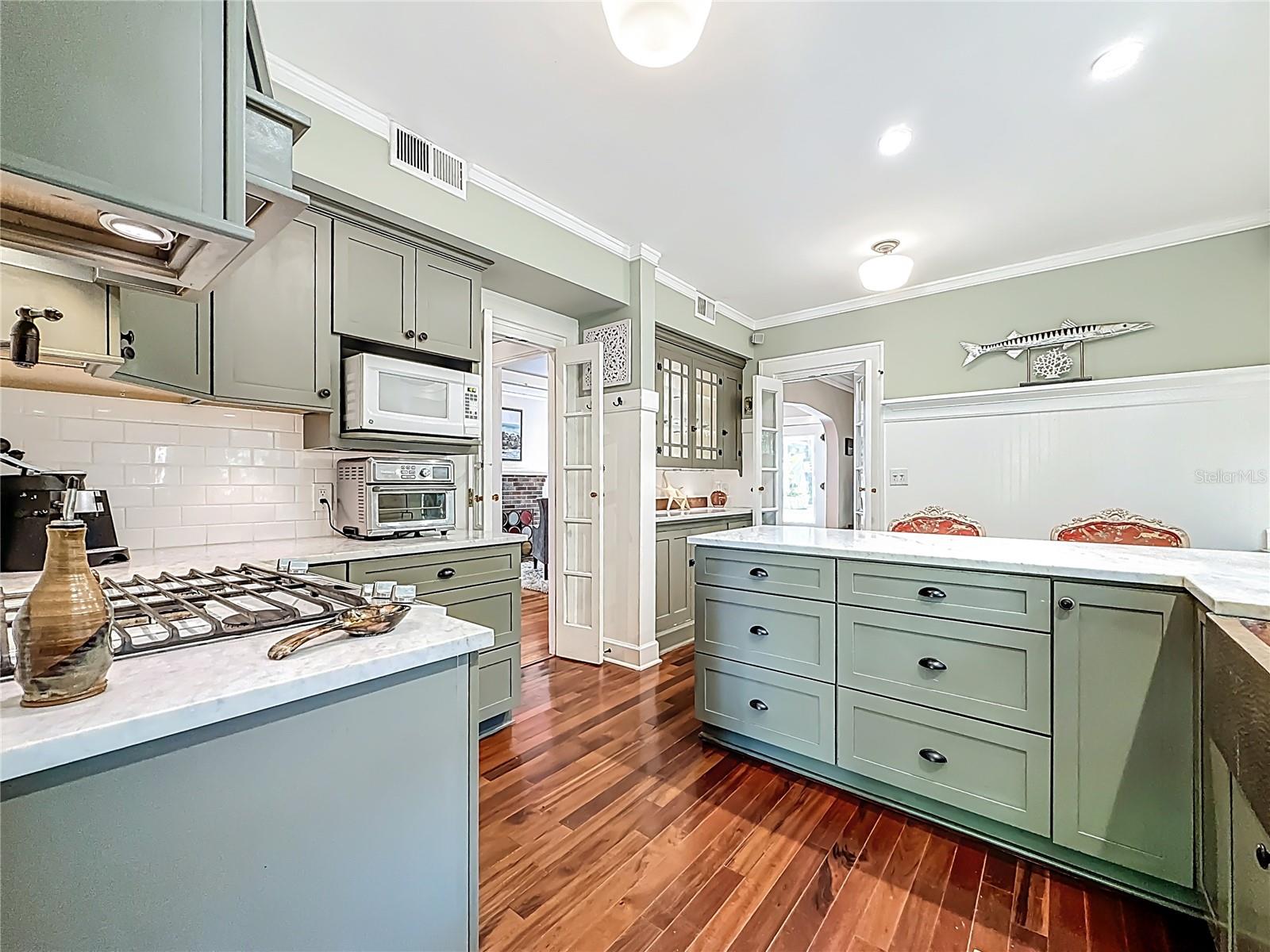 DICKINS H E - Residential