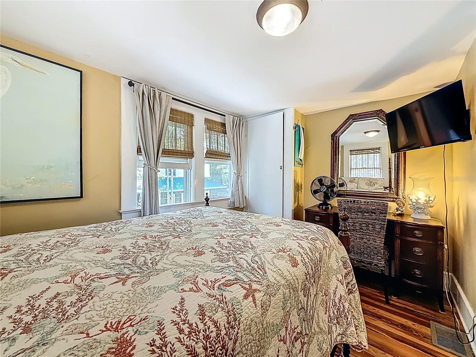 DICKINS H E - Residential