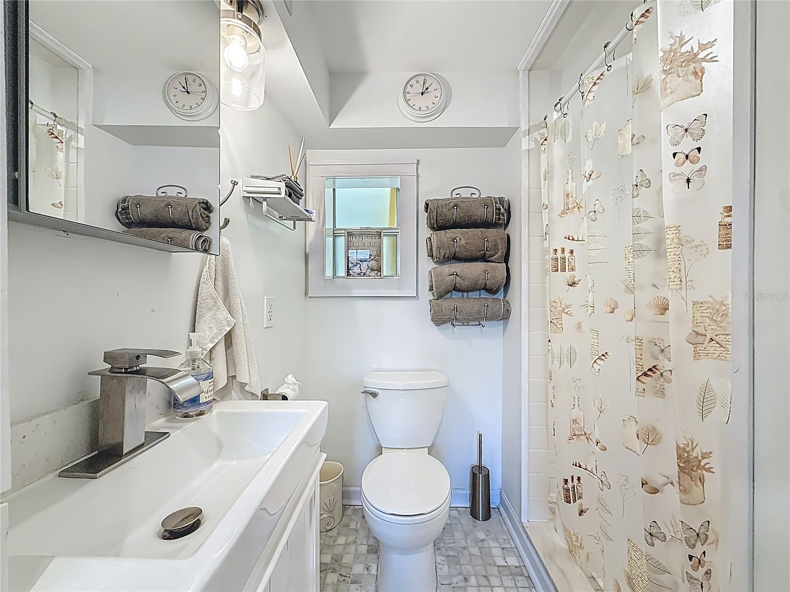 DICKINS H E - Residential