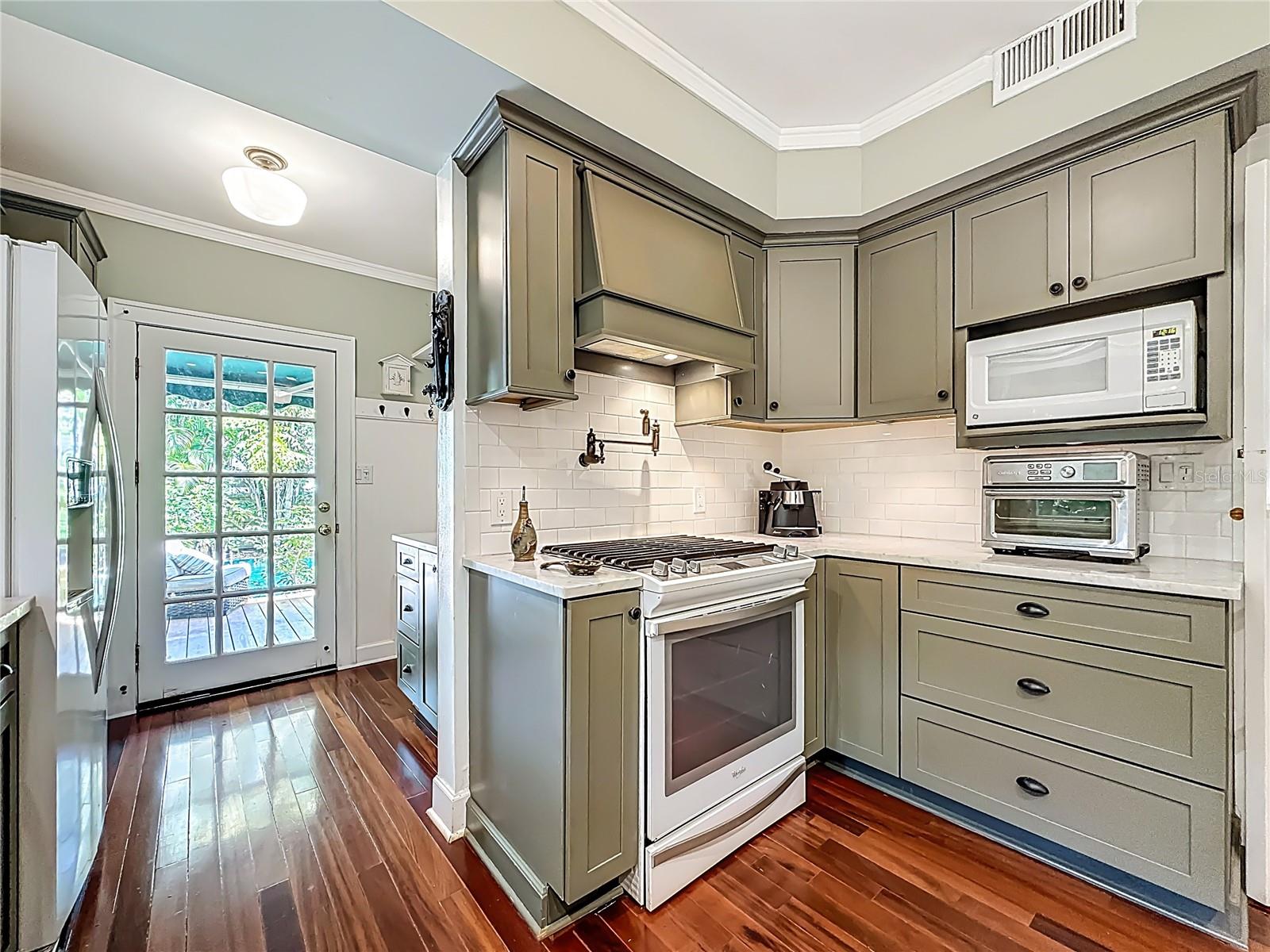 DICKINS H E - Residential