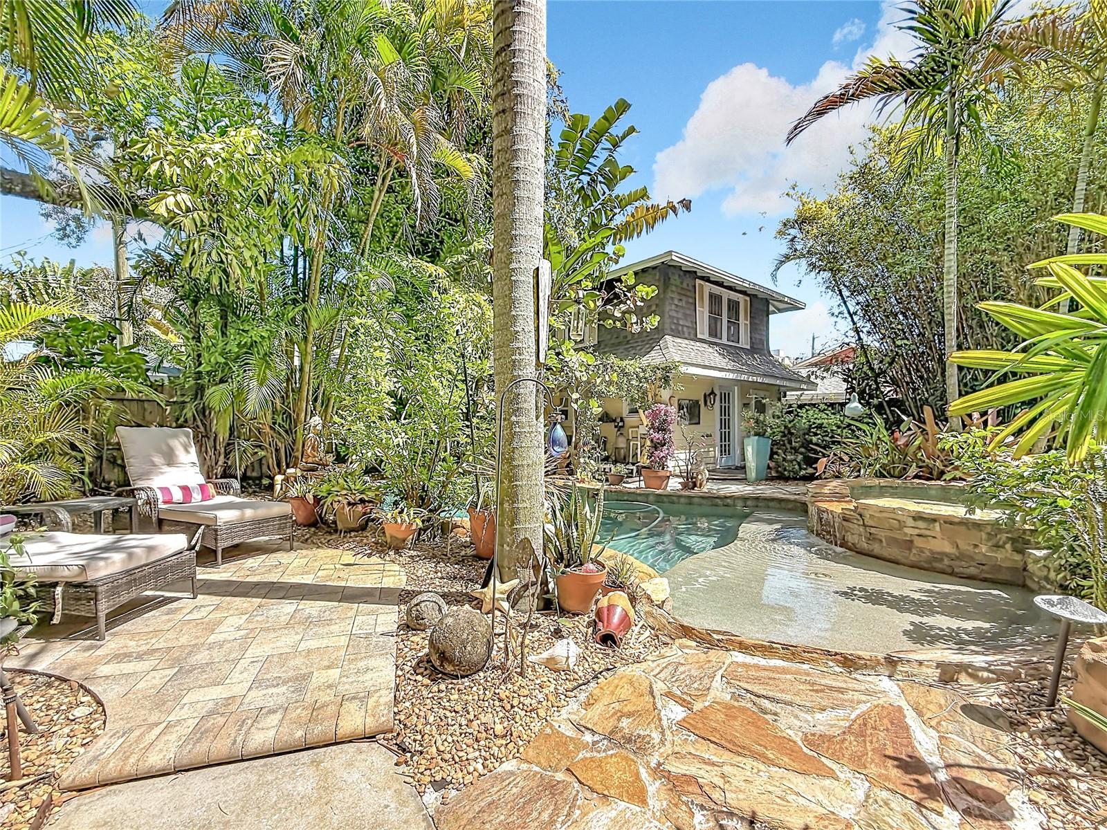 DICKINS H E - Residential