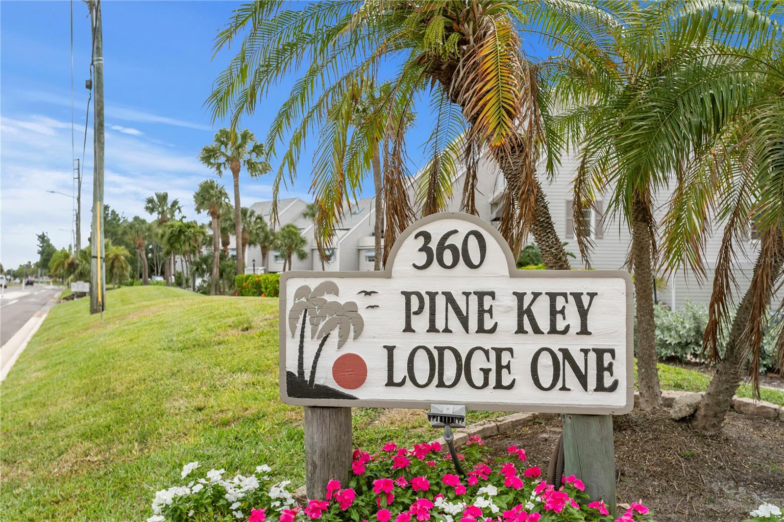 PINE KEY LODGE - Residential