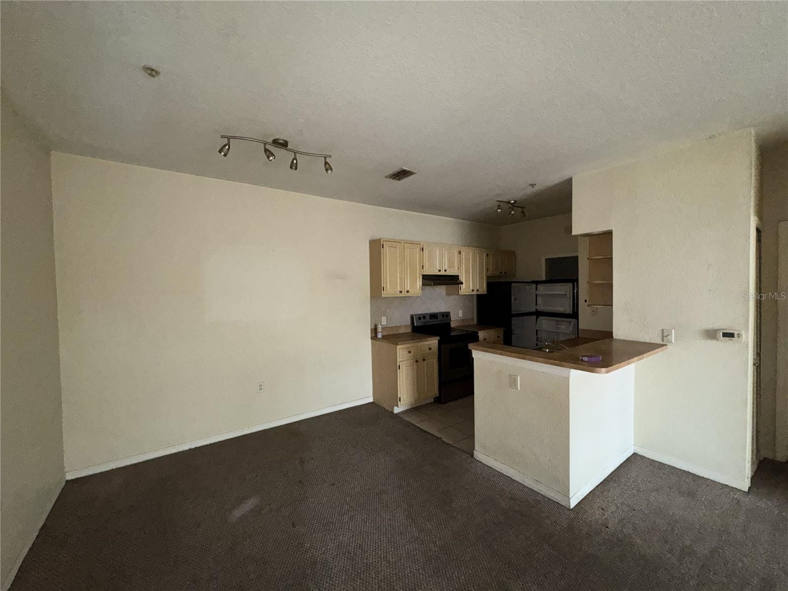 VISCONTI WEST CONDO - Residential