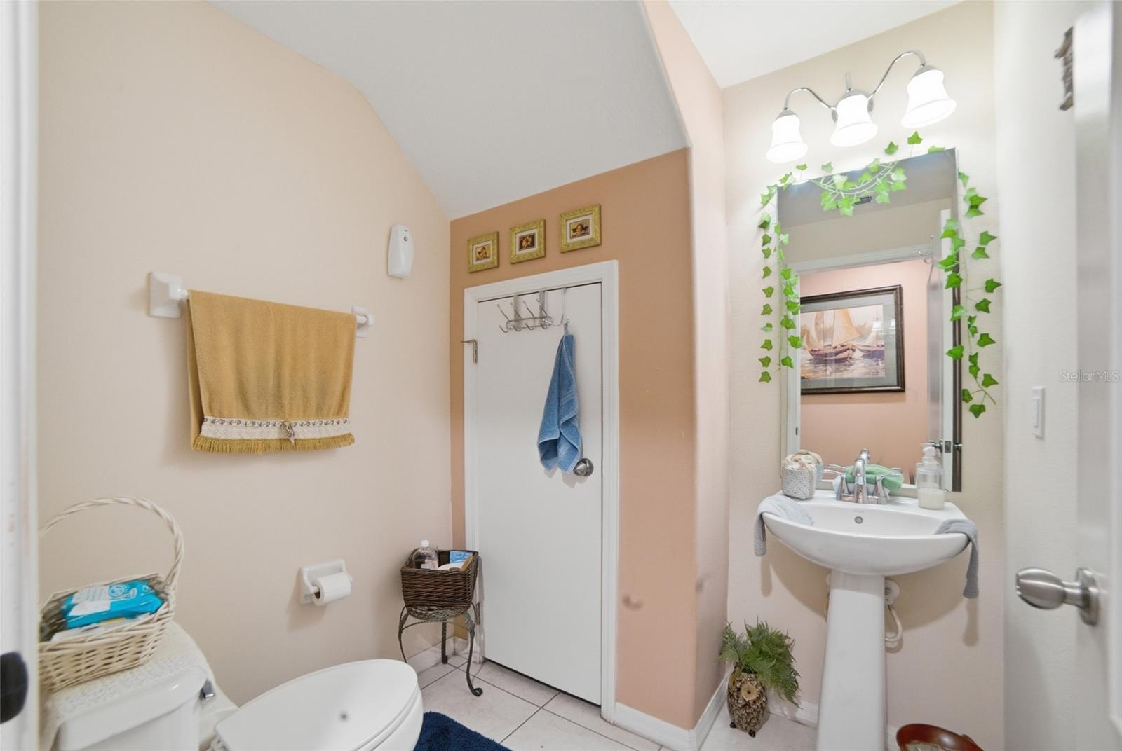 COBBLESTONE LANDING TWNHMS CONDO - Residential