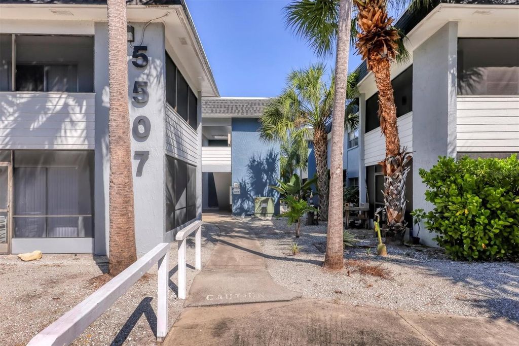 Photo of 5507 Fountain Lake Circle #B203, Bradenton, FL 34207 (MLS # A4670234)