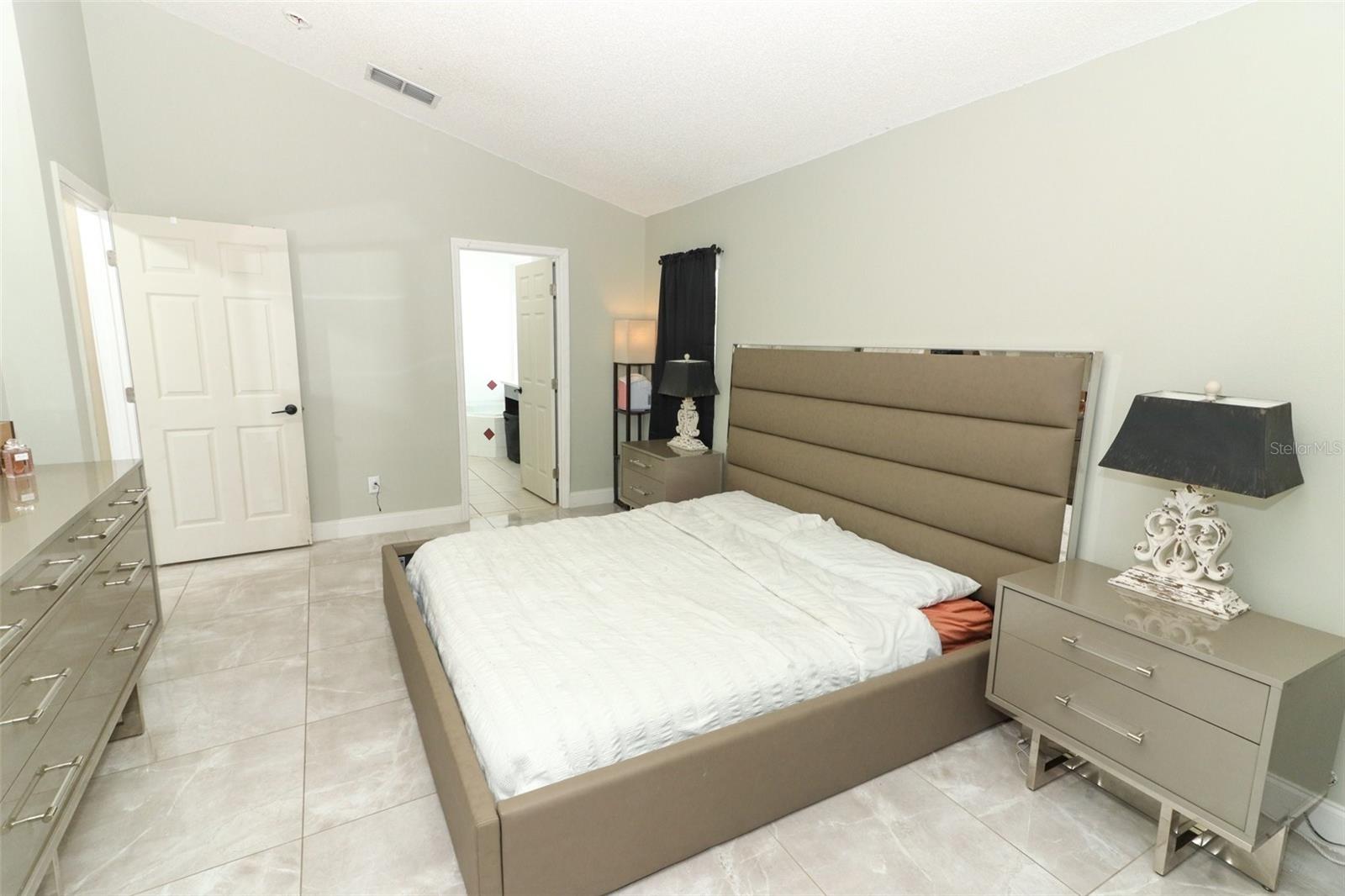 PEBBLE POINTE UNIT 02 - Residential