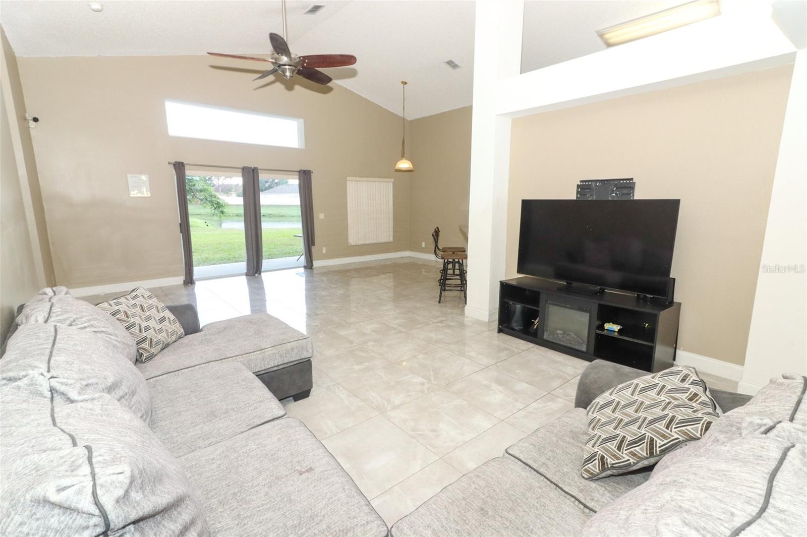 PEBBLE POINTE UNIT 02 - Residential