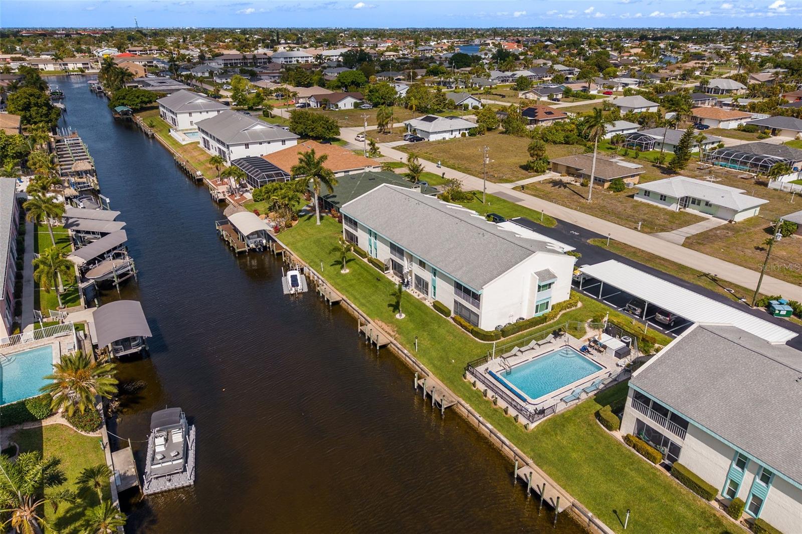 HARBOUR CASTLE CONDO - Residential