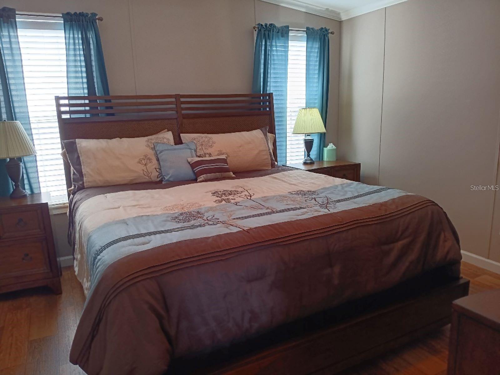 COUNTRY CLUB ESTATES - Residential