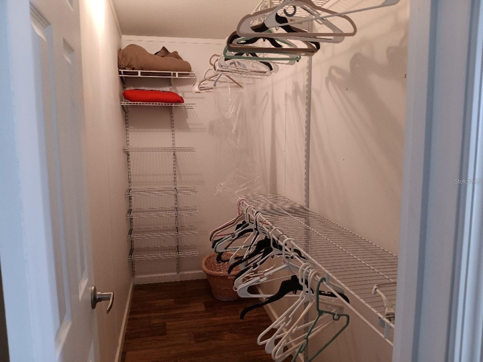 COUNTRY CLUB ESTATES - Residential